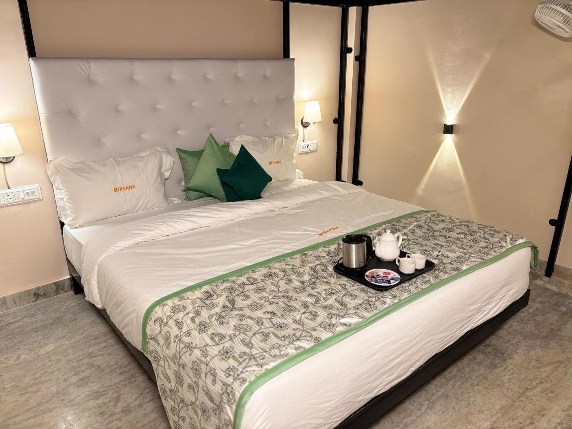 Hotel Nirvana Lakeside 烏代浦 外观 照片